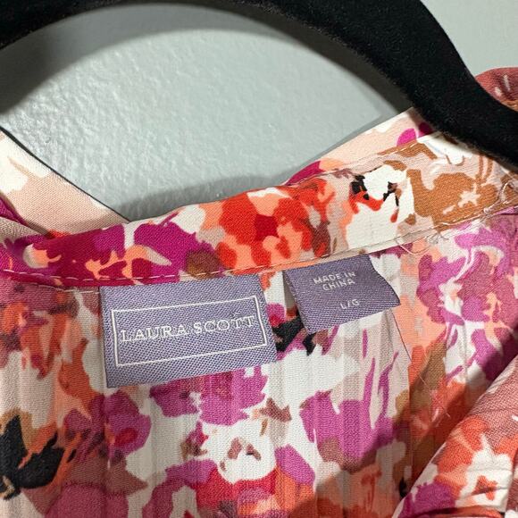 Karen Scott Women's Tan, Pink & Red Floral Pleated Button Up Top - Size Large - Picture 4 of 6